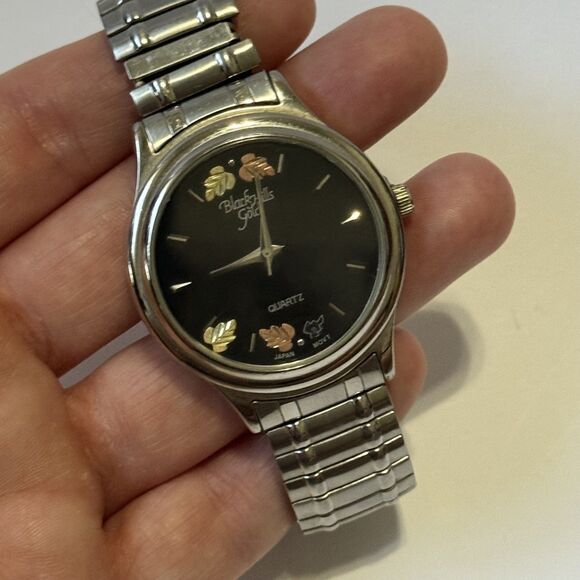 Black Hills Gold Men’s Watch Green Rose Grape Leaves Expandable Band Quartz - Picture 4 of 9